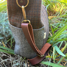 Load image into Gallery viewer, Baleshare, Compass Bag - large