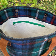 Load image into Gallery viewer, Lumber Duff Tote Bag, huge! - Minto