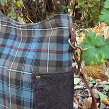 Load image into Gallery viewer, Compass Bag, small - Tiree