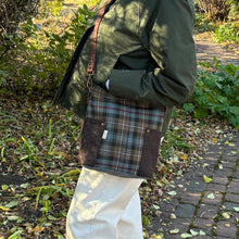 Load image into Gallery viewer, Compass Bag, small - Tiree