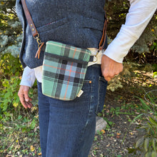 Load image into Gallery viewer, Essential Pouch - Edith Cavell