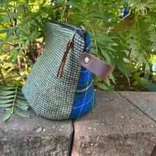 Load image into Gallery viewer, Quarry Pouch, large - Plump