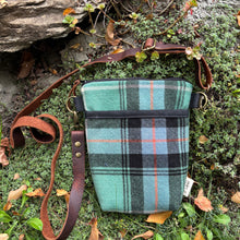 Load image into Gallery viewer, Essential Pouch - Edith Cavell
