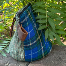 Load image into Gallery viewer, Quarry Pouch, large - Plump