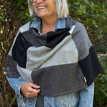 Load image into Gallery viewer, Poncho, cashmere - Gloria