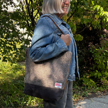 Load image into Gallery viewer, Duffy Tote Bag, large - Errol