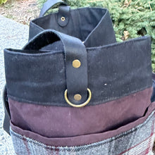 Load image into Gallery viewer, Naito Bucket Bag - Chandon