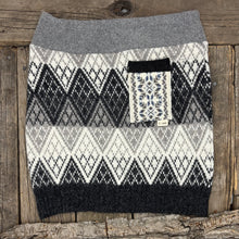 Load image into Gallery viewer, Greyhound