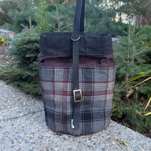 Load image into Gallery viewer, Naito Bucket Bag - Chandon