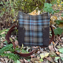 Load image into Gallery viewer, Compass Bag, small - Tiree