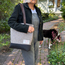 Load image into Gallery viewer, Duffy Tote Bag, large - Brody
