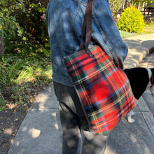 Load image into Gallery viewer, Lumber Duff Tote Bag, huge! - Hedley