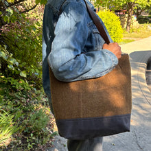 Load image into Gallery viewer, Duffy Tote Bag, large - Errol
