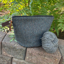 Load image into Gallery viewer, Quarry Pouch, large - Portly