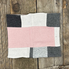 Load image into Gallery viewer, Cashmere, neckwarmer - Snow Finch