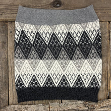 Load image into Gallery viewer, Greyhound