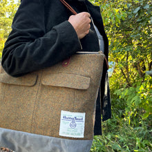Load image into Gallery viewer, Duffy Tote Bag, large - Evander