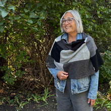 Load image into Gallery viewer, Poncho, cashmere - Gloria