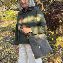 Load image into Gallery viewer, Compass Bag, large - Coll