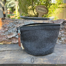 Load image into Gallery viewer, Quarry Pouch, small - Hefty