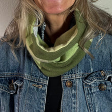 Load image into Gallery viewer, Cashmere, neckwarmer - Warbler