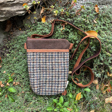 Load image into Gallery viewer, Essential Pouch - Fisher