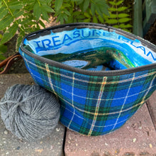 Load image into Gallery viewer, Quarry Pouch, large - Plump