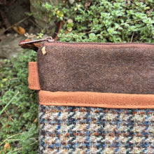 Load image into Gallery viewer, Essential Pouch - Fisher