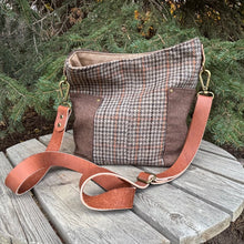 Load image into Gallery viewer, Lismore, Compass Bag - small
