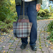 Load image into Gallery viewer, Naito Bucket Bag - Chandon