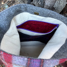 Load image into Gallery viewer, Berneray, Compass Bag - large