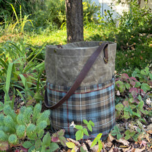 Load image into Gallery viewer, Naito Bucket Bag - Perignon