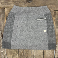 Load image into Gallery viewer, Bassett