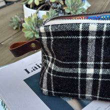 Load image into Gallery viewer, Zip Case, medium - Cottonwood