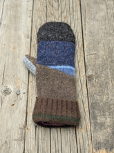 Load image into Gallery viewer, Single "Right Side Up" - M