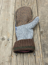 Load image into Gallery viewer, Single "Right Side Up" - M