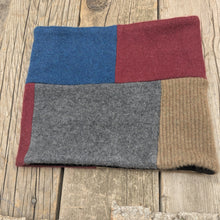 Load image into Gallery viewer, Cashmere, neckwarmer - Nuthatch