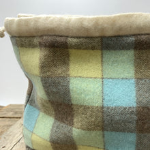 Load image into Gallery viewer, Drawstring, medium - 'Isobar'