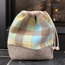 Load image into Gallery viewer, Drawstring, medium - 'Isobar'