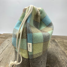 Load image into Gallery viewer, Drawstring, medium - 'Isobar'