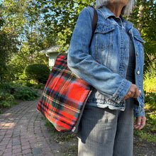 Load image into Gallery viewer, Lumber Duff Tote Bag, huge! - Hedley
