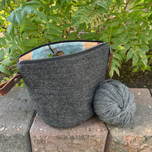 Load image into Gallery viewer, Quarry Pouch, large - Pudgy
