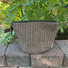 Load image into Gallery viewer, Quarry Pouch, large - Husky
