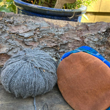 Load image into Gallery viewer, Quarry Pouch, small - Stubbie
