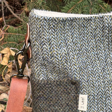 Load image into Gallery viewer, Sanday, Compass Bag - small
