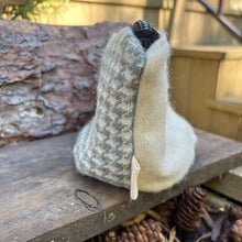 Load image into Gallery viewer, Quarry Pouch, small - Porgy

