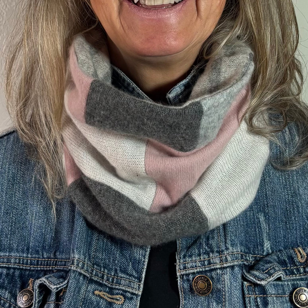 Cashmere, neckwarmer - Snow Finch
