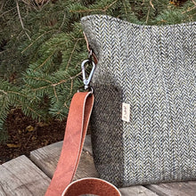 Load image into Gallery viewer, Sanday, Compass Bag - small
