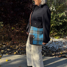 Load image into Gallery viewer, Compass Bag, large - Islay
