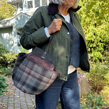 Load image into Gallery viewer, Naito Bucket Bag - Chandon
